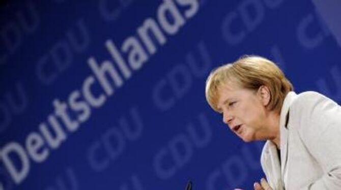 Bundeskanzlerin Angela Merkel spricht beim Bundesausschuss der CDU in Berlin zu den Teilnehmern.
FOTO: DPA