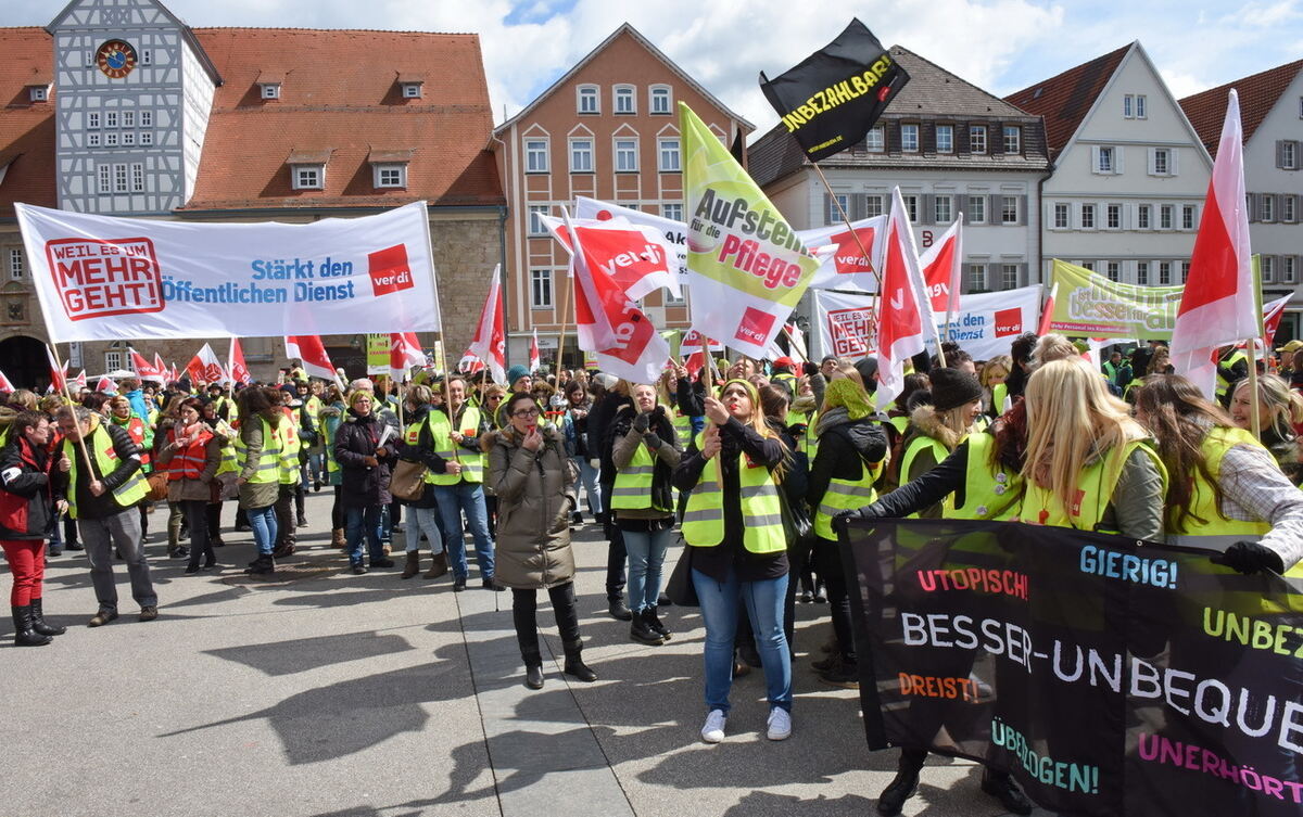 ver.di Kundgebung auf dem Marktplatz Reutlingen 27. April 2016