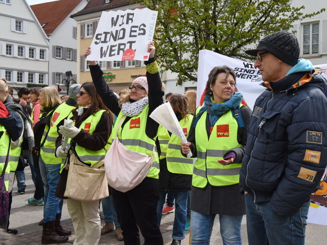 ver.di Kundgebung auf dem Marktplatz Reutlingen 27. April 2016