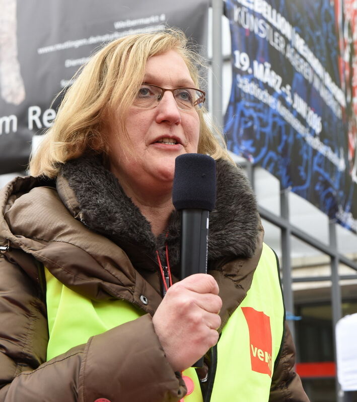 ver.di Kundgebung auf dem Marktplatz Reutlingen 27. April 2016