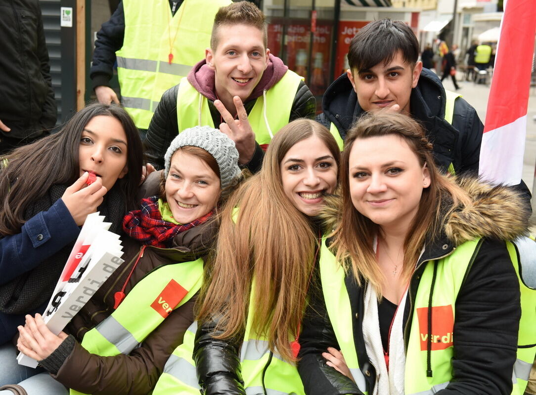 ver.di Kundgebung auf dem Marktplatz Reutlingen 27. April 2016