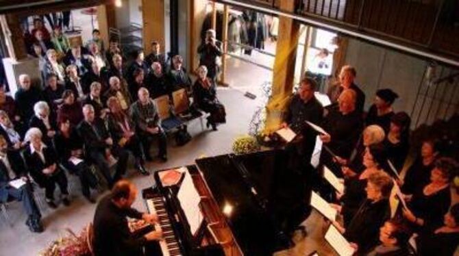 Zu einem musikalischen Spaziergang lud der Liederkranz Kusterdingen am Sonntag in den Klosterhof.
FOTO: FRIEDRICH