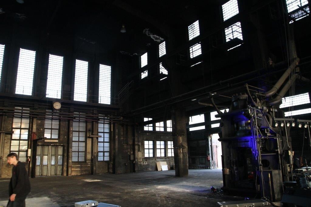 Jugendgottesdienst in der großen Schmiedehalle Henning-Areal Metzingen