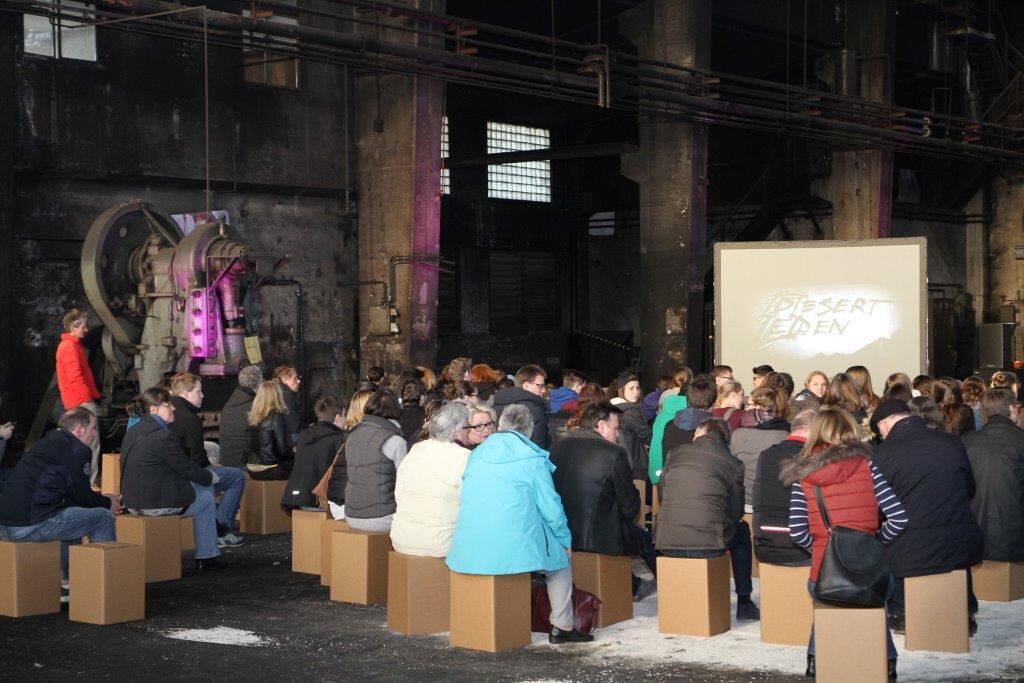 Jugendgottesdienst in der großen Schmiedehalle Henning-Areal Metzingen