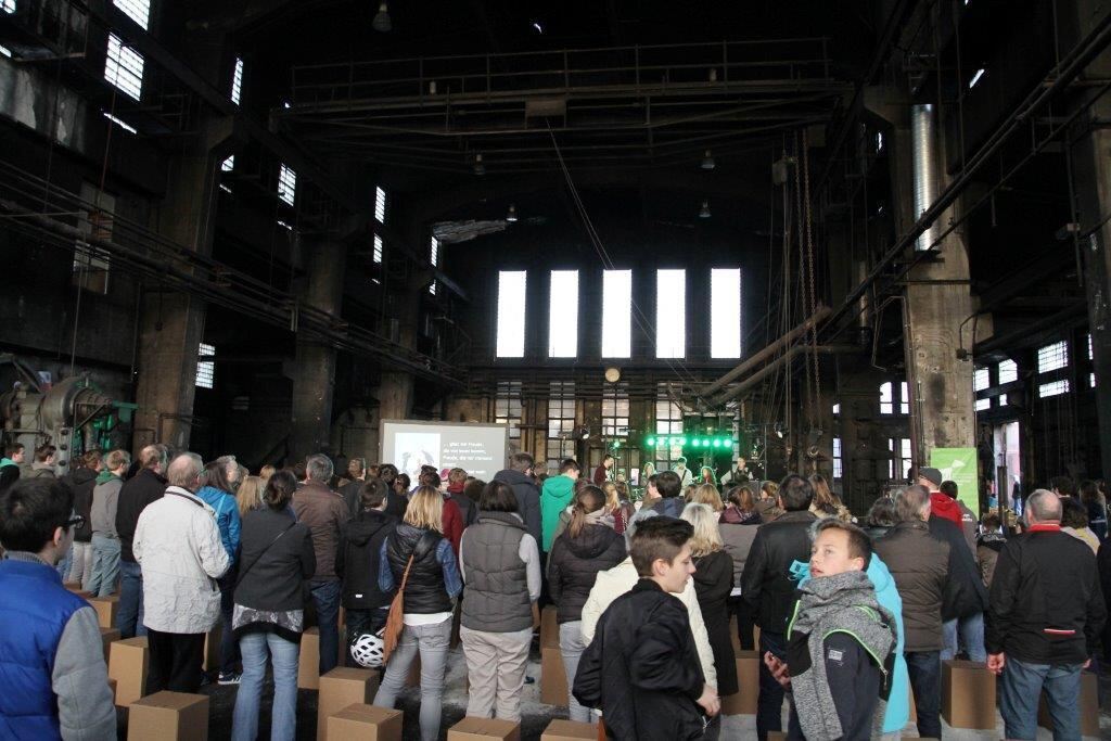 Jugendgottesdienst in der großen Schmiedehalle Henning-Areal Metzingen