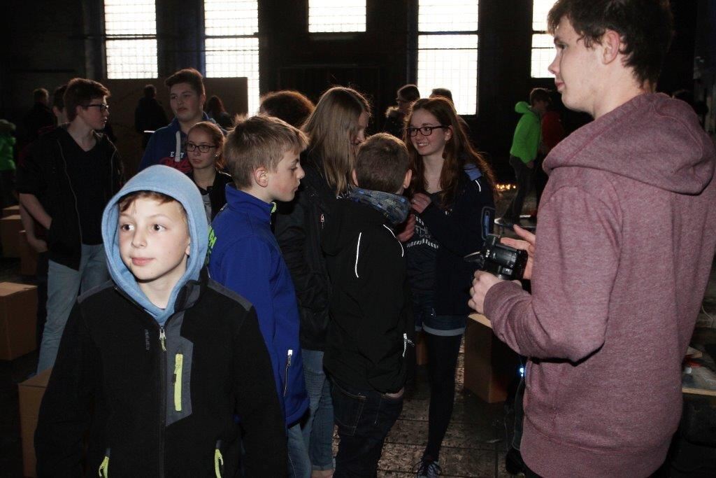 Jugendgottesdienst in der großen Schmiedehalle Henning-Areal Metzingen