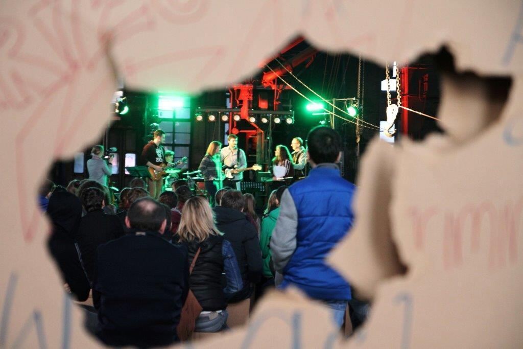 Jugendgottesdienst in der großen Schmiedehalle Henning-Areal Metzingen