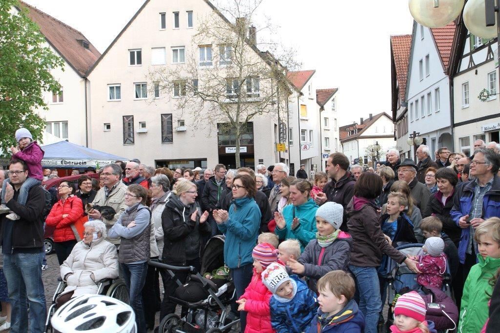 Maibaumaufstellen in Pfullingen 2016