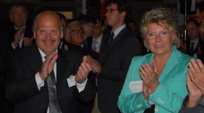 GEA-Verleger und ENPA-Präsident Valdo Lehari jr. mit EU-Kommissarin Viviane Reding.
FOTO: WAGNER