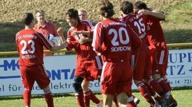 Ersah Öztürk durfte sich beim 4:0 gegen den SV Tumlingen über sein erstes Saisontor freuen. Und alle Teamkollegen jubelten mit.