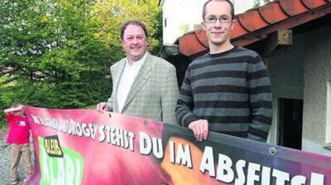 Mario Dieth (rechts) und Markus Lorenz wollen bei der Mägerkinger Cocktailparty am Freitag plakativ auf die Gefahren von Alkohol