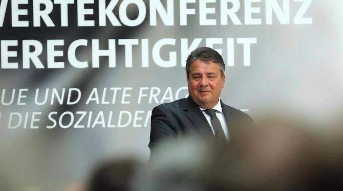 Sigmar Gabriel spricht bei der Wertekonferenz Gerechtigkeit der SPD. Foto: Wolfgang Kumma