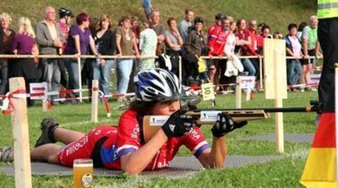 Bei Fehlschüssen drohten beim Dottinger Biathlon Strafrunden.
FOTO: KOZJEK