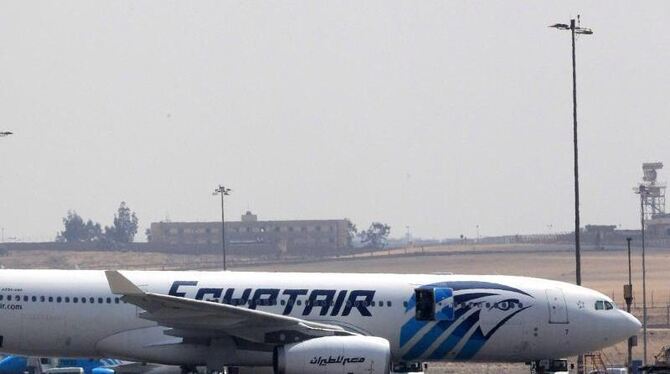 Eine Maschine der Egyptair auf dem Flughafen von Kairo. Foto: Khaled Elfiqi