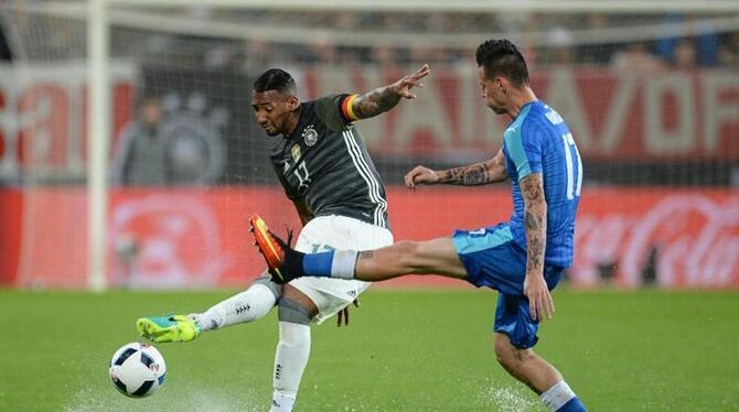 Jérôme Boateng trug in der zweiten Halbzeit die Kapitänsbinde. Foto: Andreas Gebert