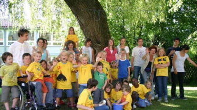 Glückliche Kinder und zufriedene Betreuer: Das Kinderferienprogramm der Bruderhaus-Diakonie versüßt die Ferienzeit. FOTO: STEINE