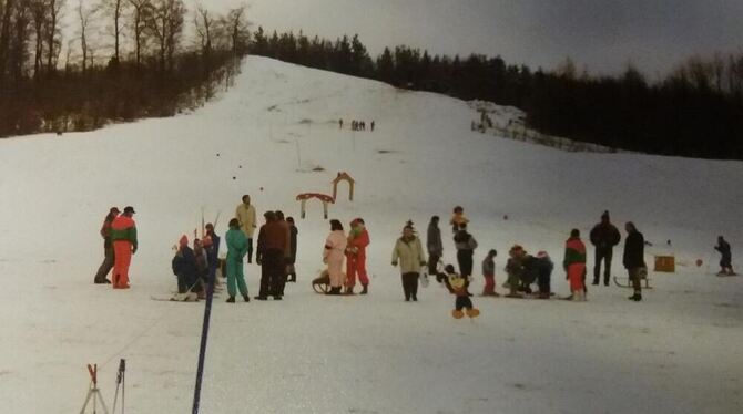 Die Kinderkurse am Würtinger Skilift Kohlwald sind schon seit vielen Jahren der Renner (das Foto entstand 1993). Im Skischulteam
