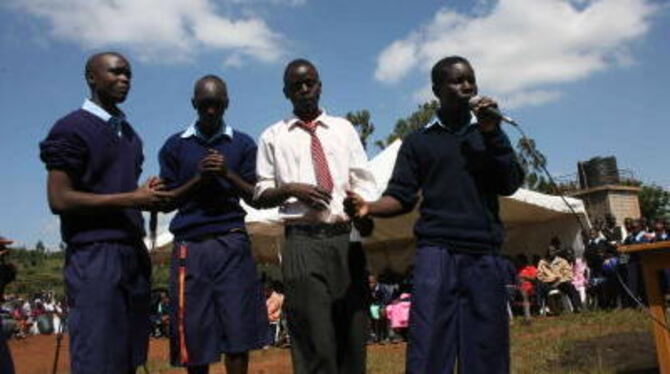 Die &raquo;Obey-Brothers&laquo;, die Schulband in Karai, hat ihre erste CD aufgenommen.  FOTO: BEDU