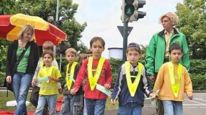 Sicher zur Schule und wieder zurück: Angehende Abc-Schützen sollten fit sein für den Straßenverkehr. 
FOTO: TRINKHAUS