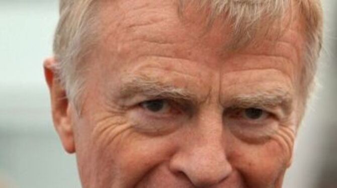 Max Mosley, Präsident der FIA, erklärte in Paris, dass die drohende Spaltung der Formel 1 verhindert werden konnte und er sich i