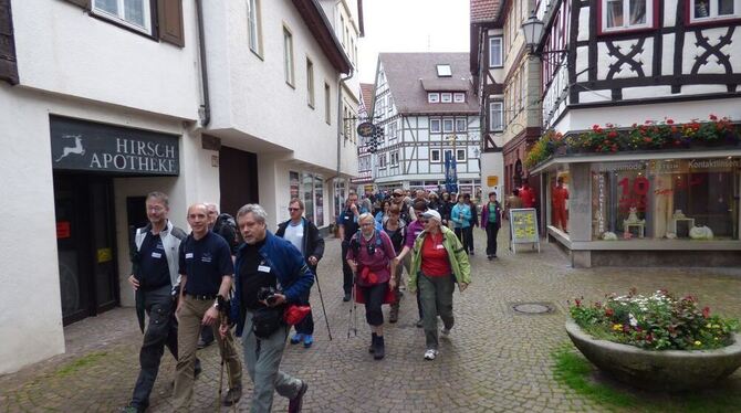 Los ging‘s in Bad Urachs Altstadt. 117 Leute waren dabei, so viele wie noch nie. FOTO: TBÖ