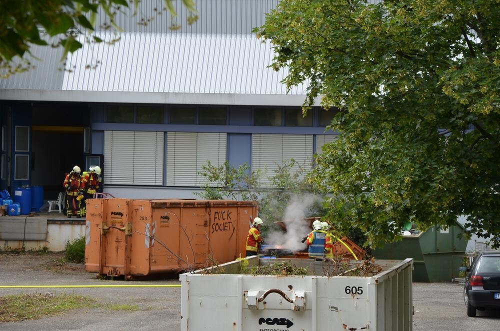 Brand mit Gefahrstoffen bei LPP in Pfullingen