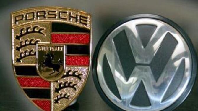 Noch keine glückliche Ehe: Zwischen Porsche und VW gibt es Spannungen. FOTO: DPA