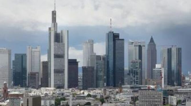 Es tut sich was bei den Banken, nicht nur im deutschen Bankenzentrum Frankfurt am Main. FOTO: DPA