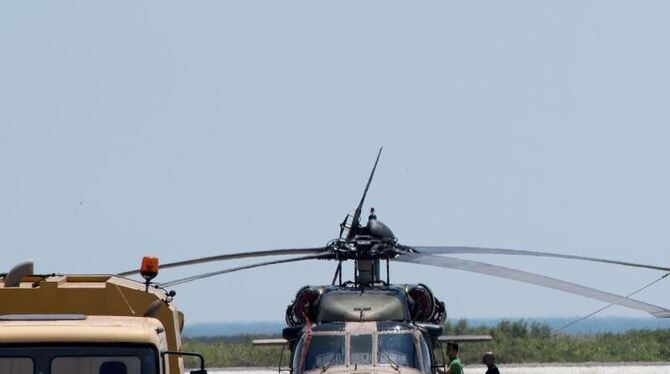 Der türkische Militärhubschrauber auf dem Dimokritos-Flughafen im griechischen Alexandoupolis. Foto: Dimitris Alexoudis