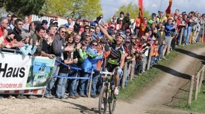 Großer Triumph für den Schweizer Marathon-Weltmeister Ralph Näf.
GEA-FOTO: PACHER