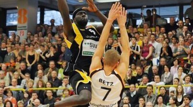 Michael Haynes setzte mit 32 Punkten beim spektakulären Sieg im Derby in Ulm seine Bestmarke im Trikot der Walter Tigers. FOTO: