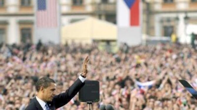 Jubel für US-Präsident Obama in Prag. FOTO: DPA