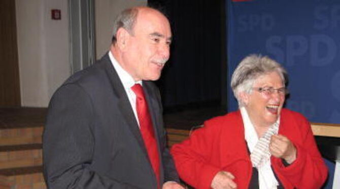 Mit Ivo Gönner hatten die Genossen in Münsingen gut lachen. FOTO: JSG