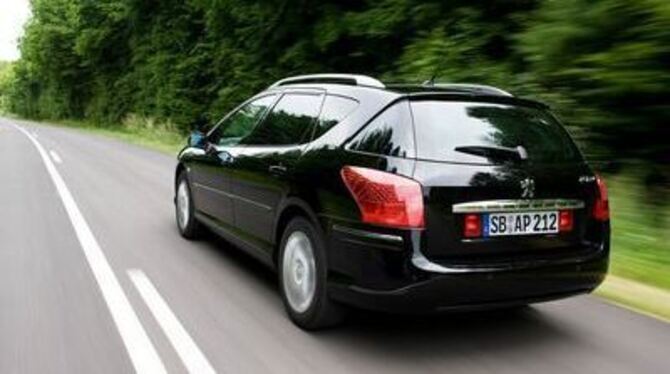 Gefällig designt, vieles serienmäßig: der Peugeot 407 SW Sport.
FOTO: PR