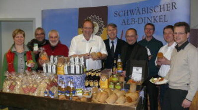 Wie schmackhaft die Alb ist, zeigen Erzeuger auf der Slow-Food-Messe in Stuttgart, wo sie gemeinsam auftreten. FOTO: SANDER