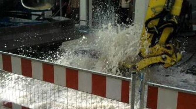 Bei den Bauarbeiten in der Oberen Wilhelmstraße gab es einen Wasserrohrbruch.
FOTO: PR