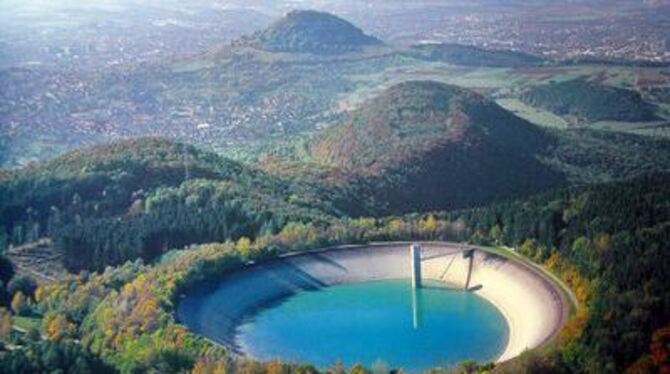 Das Pumpspeicherbecken in Glems: Die Nutzung von Wasser als Energiespeicher spielt im Energieszenario des Vereins Sonnen-Energie