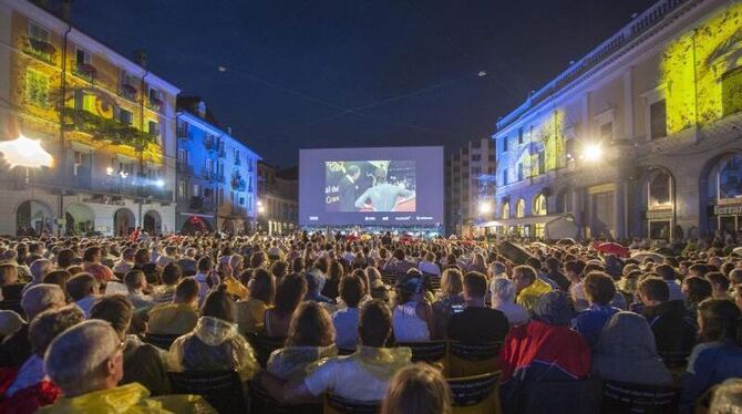 Auf der Piazza Grande in Locarno gibt es Kino unterm Sternenzelt. Foto: Urs Flueeler