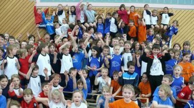 Bei allem begeistert mitgemacht: Schüler beim 20. Hallensportfest in Pliezhausen.  
FOTO: SANDER