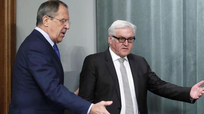 Außenminister Frank-Walter Steinmeier (SPD) will mit seinem russischen Amtskollegen Sergej Lawrow in Jekaterinburg über die K