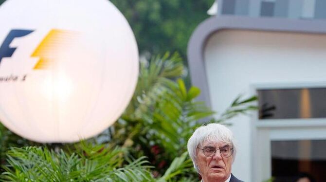 Bernie Ecclestone. Der Formel-1-Deal ist perfekt. Foto: Wallace Woon/Archiv