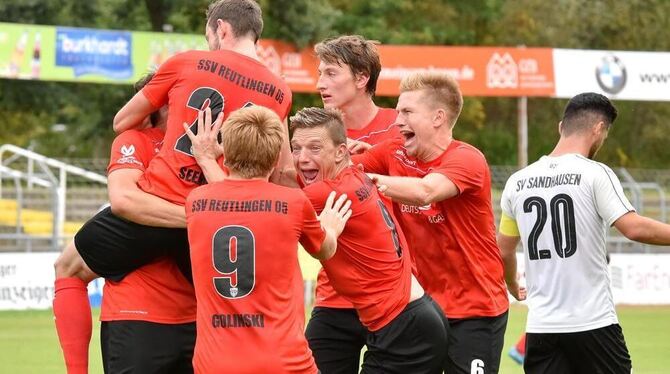 Zwei Mal einen Rückstand wettgemacht – Jubel bei den SSV-Fußballern nach dem 4:2 gegen Sandhausen.